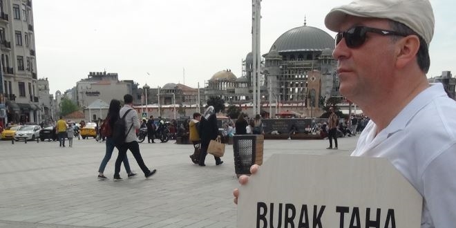 Kendi mezar tan yaptrp Taksim'de dolat