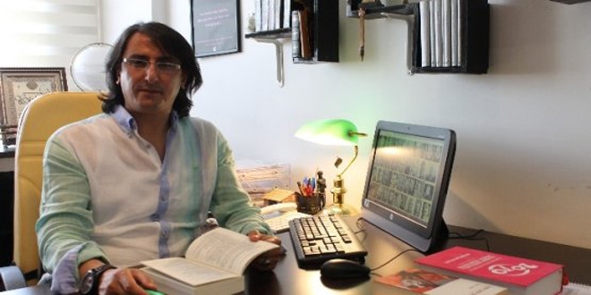 'Sanat camiasından topluma örnek olmasını beklemek hakkımızdır'