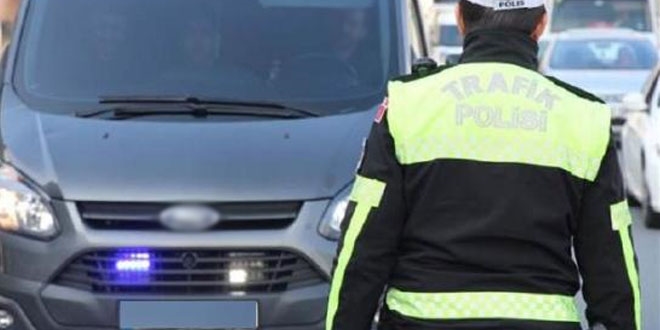 Emniyet'ten çakar lamba denetimi... 702 araca trafikten men
