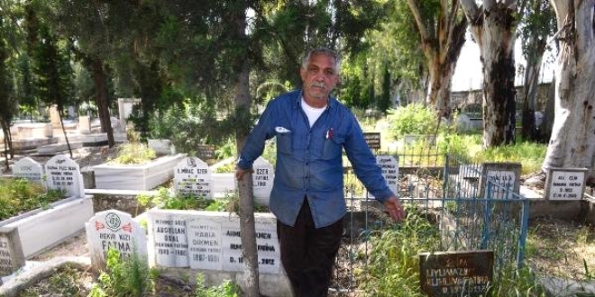 Kızkardeşinin mezarını ziyarete gittiğinde gördüklerine inanamadı