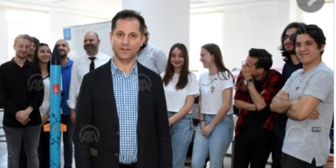 Üniversite öğrencileri uydu ayrılma sistemli roket yaptı