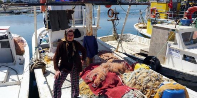 70 yaşındaki kadın, 40 yıldır balıkçılık yapıyor
