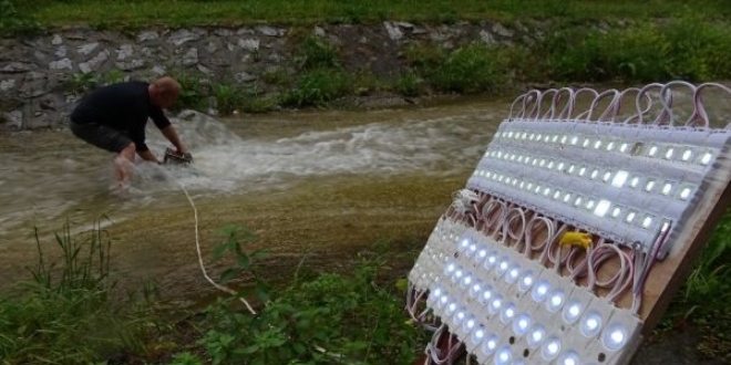 DSİ teknisyeni suyun altında elektrik üretti