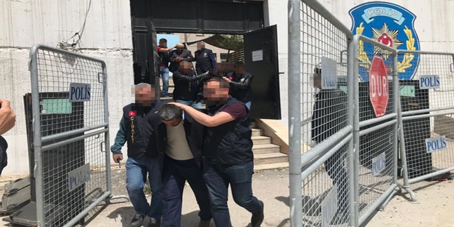 Cinayet zanlıları camide minberin altında yakalandılar