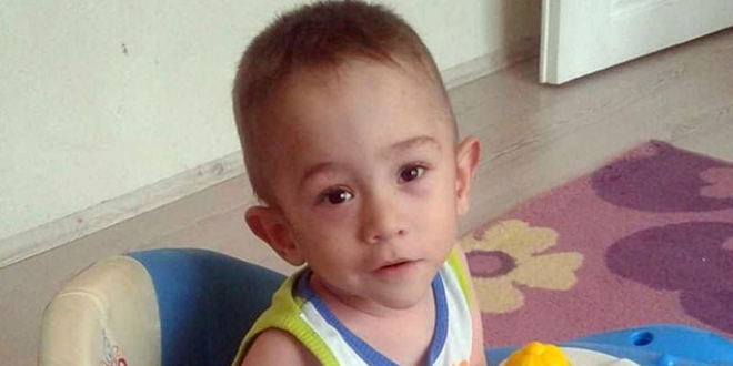 Kanepeden düşen minik Yaşar, hayatını kaybetti