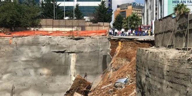 Başakşehir'de istinat duvarı çöktü: 1 yaralı