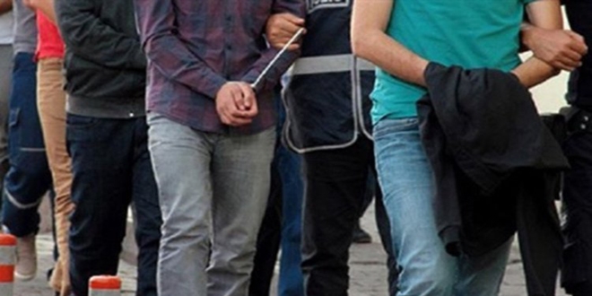 Yunanistan'a kamaya alan 3 PKK phelisi tutukland