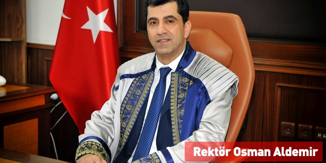 YÖK'ün uyarısına rağmen, hala göreve iade etmedi