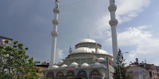 Sisteme girdi, ezanı erken okudu, orucu erken açtılar