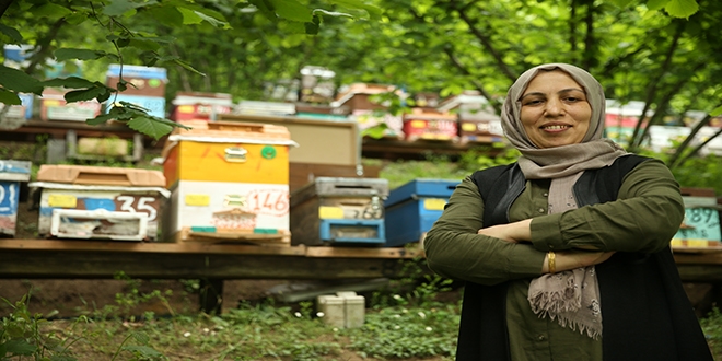 Hayallerine arı ve bal üretimiyle kavuştu