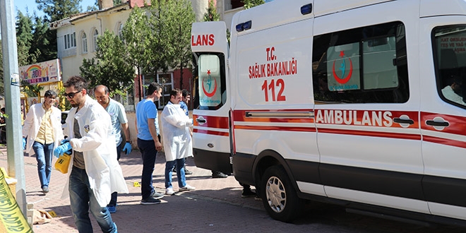 Doktor, avukat eşini silahla öldürdü