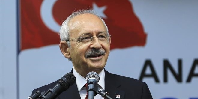 'Atatürk ülkeyi sadece gençlere emanet etmiştir'