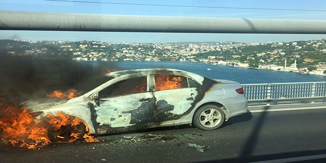 15 Temmuz ehitler Kprs'nde otomobilde yangn