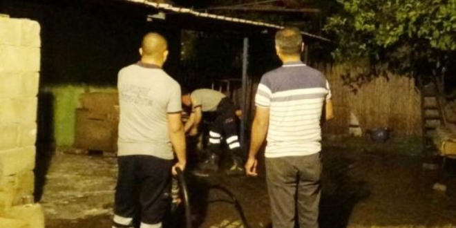 Otomobilini park etmek isterken kızını ezdi