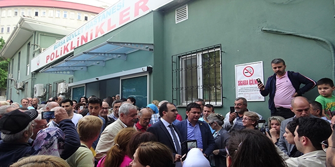 Bursa'da, 3 hastanenin kapatılacağı iddiasına tepki