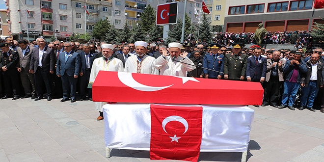 Şehit Köklü son yolculuğuna uğurlandı