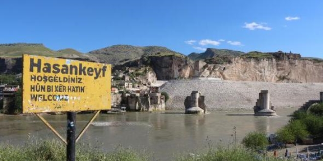 Yeni Hasankeyf'te yaam balyor