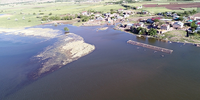 Baraj havzas doldu, tarlalar suya gmld