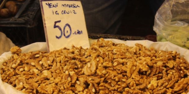 Bayram yaklat, tezgahlar cevizle doldu tat