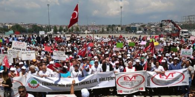 EYT'liler Yenikapı'da bir araya geldi