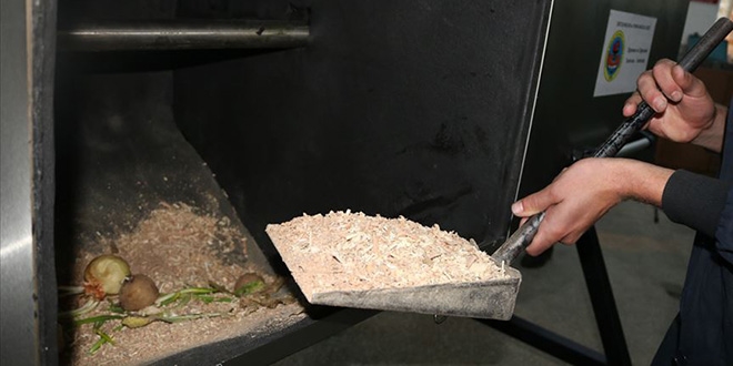 Liseliler retti, yemek artklarn gbreye dntryor