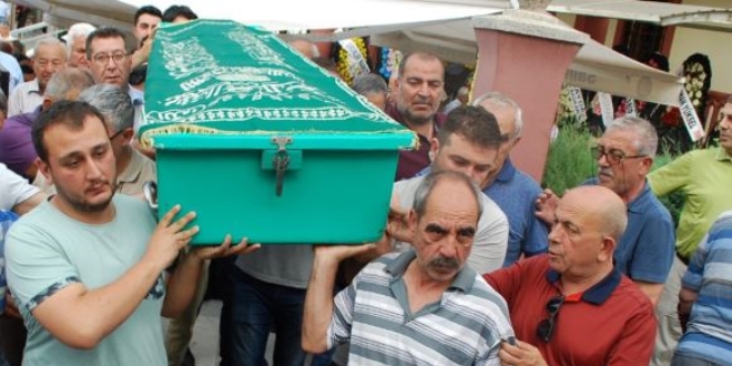 Kaza sonucu hayatını kaybeden doktor defnedildi