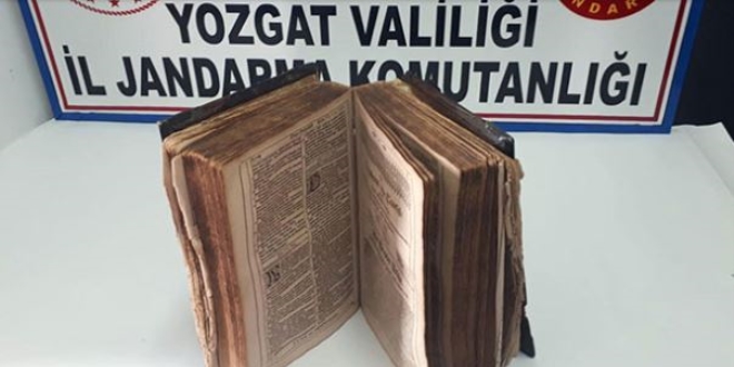 Yozgat'ta 600 yıllık kitap ele geçirildi