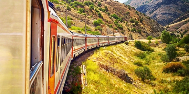Turistik Doğu Ekspresi ilk seferine uğurlandı