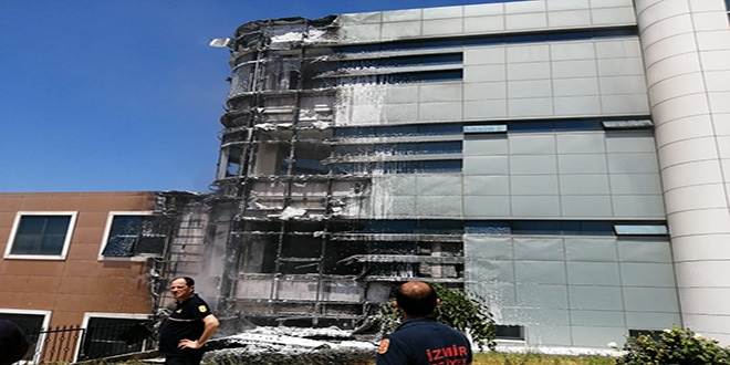 Lisede ders sırasında yangın çıktı