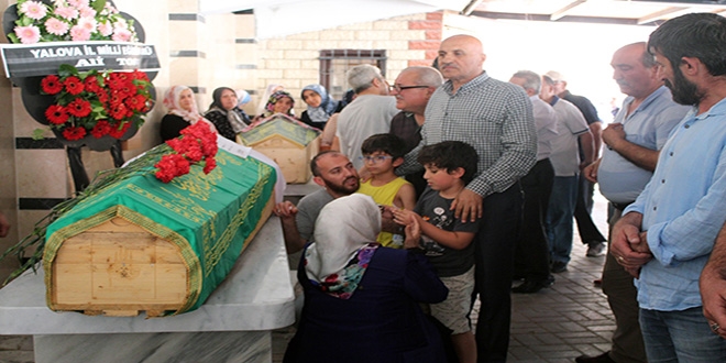 Okul yolunda hayatını kaybeden Aysel öğretmen son yolculuğuna uğurlandı