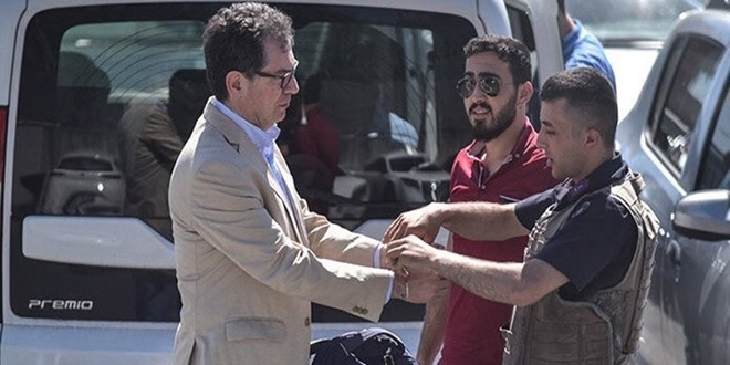 CHP'li Özel: O fotoğrafı çektiren saray rejimidir