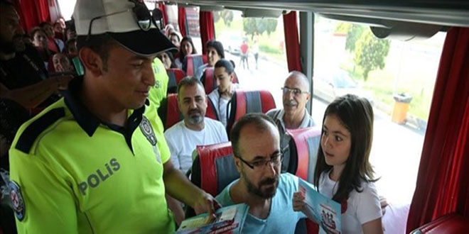 Çocuklardan ebeveynlerine trafik notu