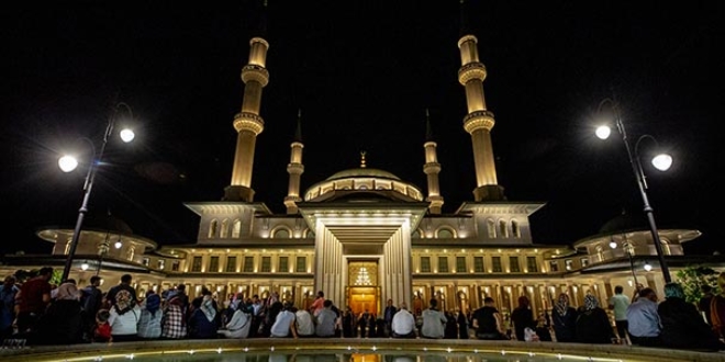 Beştepe Millet Camisi'nde Kadir Gecesi'ne özel program yapıldı