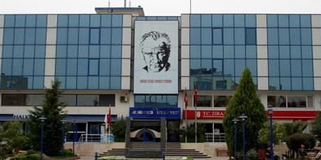 Menderes Belediyesi'nin 60 işçiyi işten çıkardığı iddia edildi