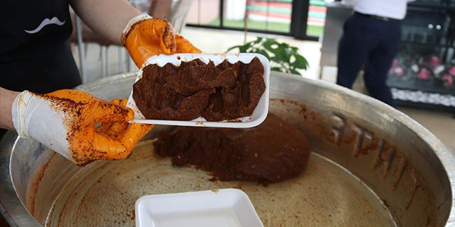 Çiğ köfte iftar sofralarının vazgeçilmezi oldu