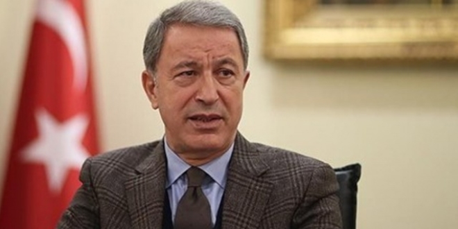 Bakan Akar'dan şehit askerler için başsağlığı