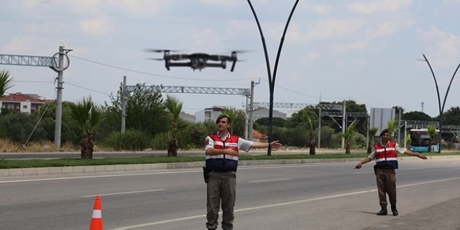 Sürücüler dikkat! 'Drone' ile trafik cezası yazılıyor