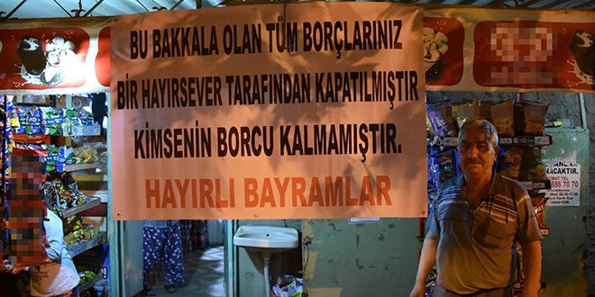Hayırsever 2 bakkalın veresiye defterini satın aldı