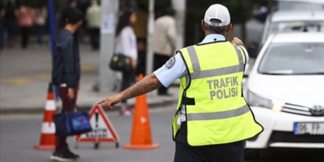 Trafikte yüksek sesle müzik dinlemeye ceza
