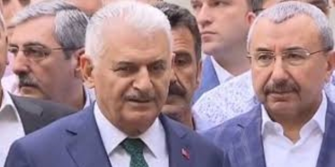 Binali Yıldırım, bayram namazını Mimar Sinan Camisi'nde kıldı