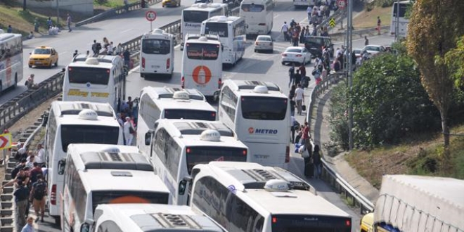 Tatilcilerin yol çilesi bitmiyor