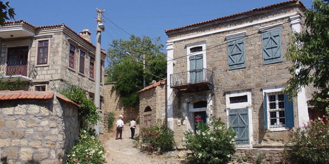 Kazdağları'nın eteklerinde bayramlık 'antika pazarı' kuruldu