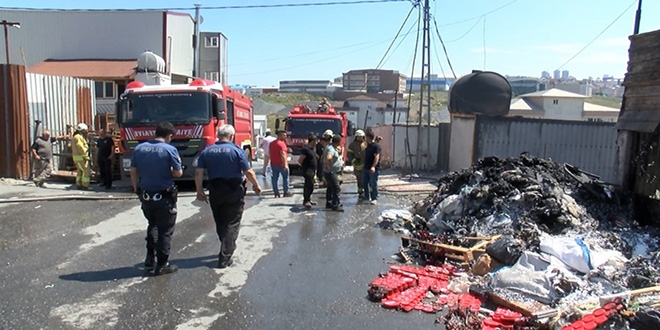 Esenyurt'ta geri dönüşüm tesisinde yangın