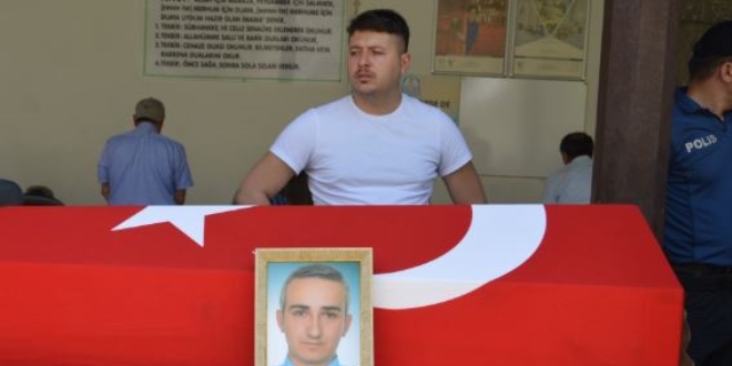 Kazada hayatn kaybeden polis topraa verildi