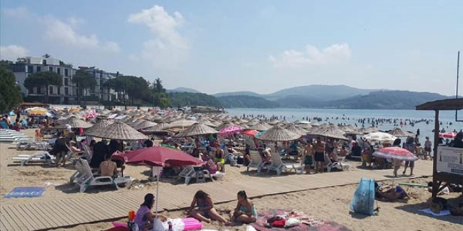 Mavi bayraklı plajlarda bayram tatili yoğunluğu