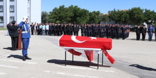 Uzman çavuş trafik kazasında hayatını kaybetti