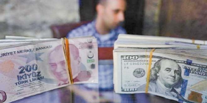 Dünya sarsılırken TL değer kazandı