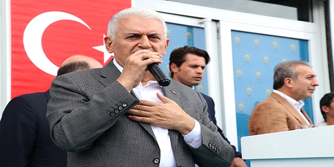 Binali Yıldırım: Yolları böleriz, Türkiyeyi böldürtmeyiz