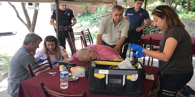 Kahvede otururken sırtına maganda kurşunu isabet etti