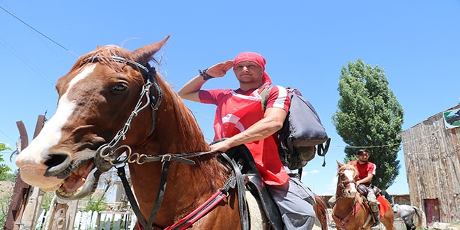 Hayaliydi, atıyla askere gitti